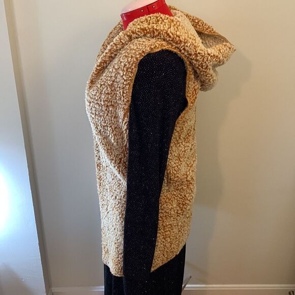 Love Tree Women’s Sherpa Hooded Vest size S - Picture 6 of 12
